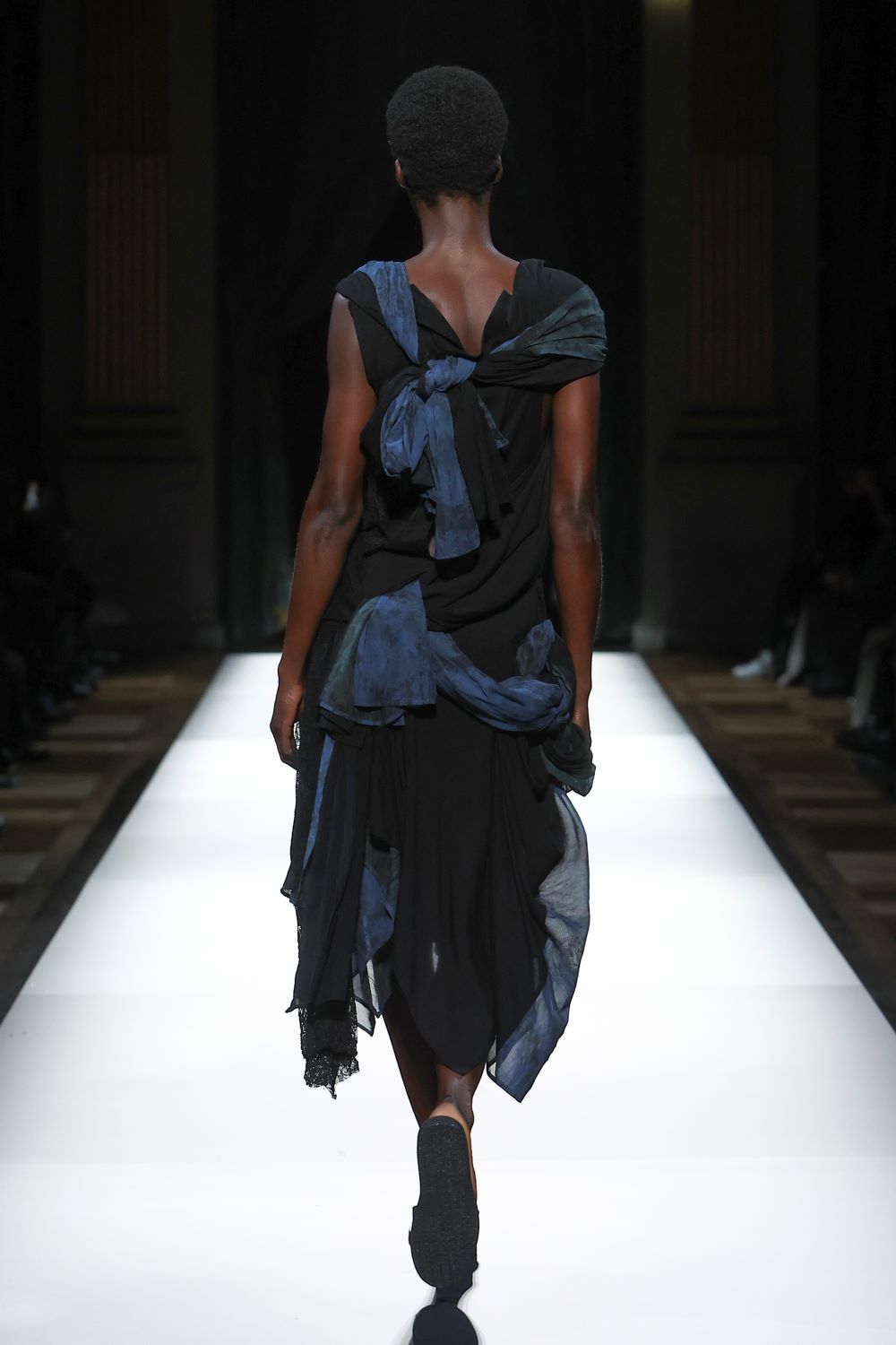 LOOK 12