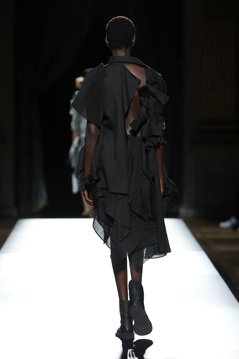 LOOK 16