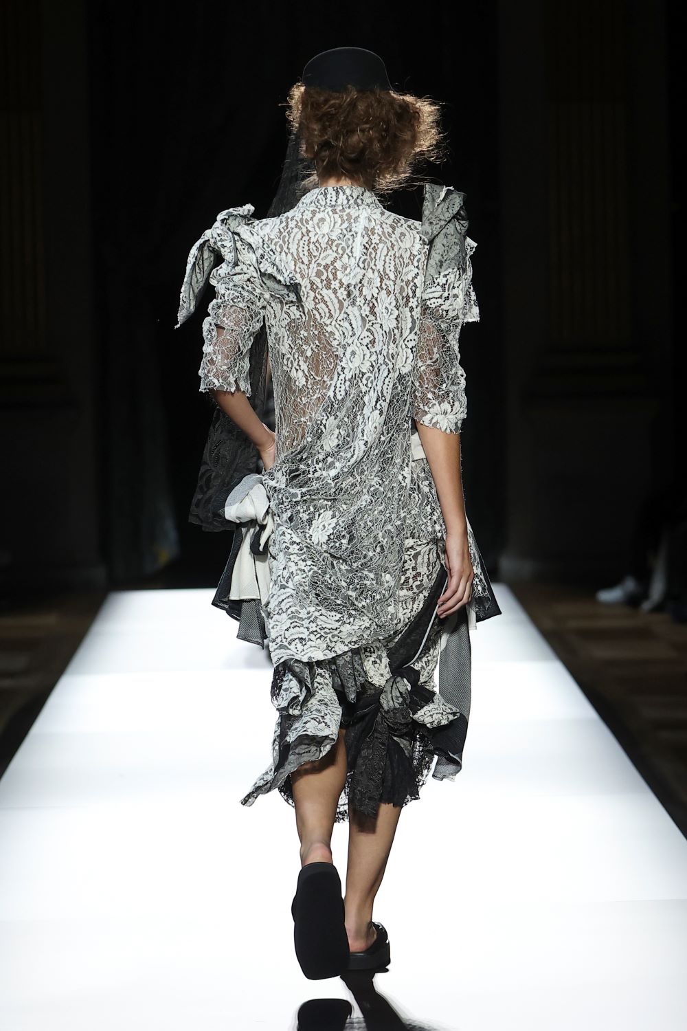 LOOK 17