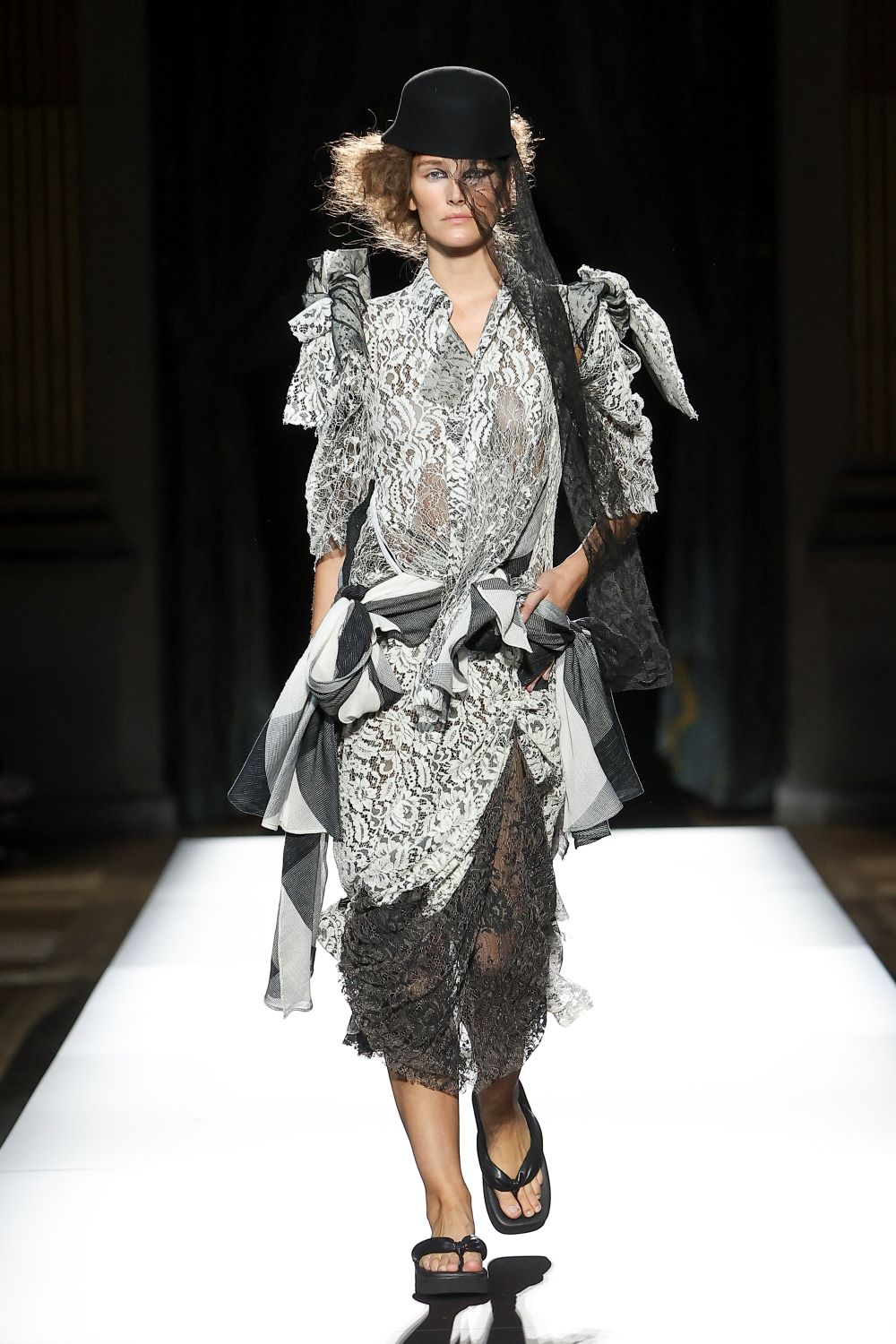 LOOK 17