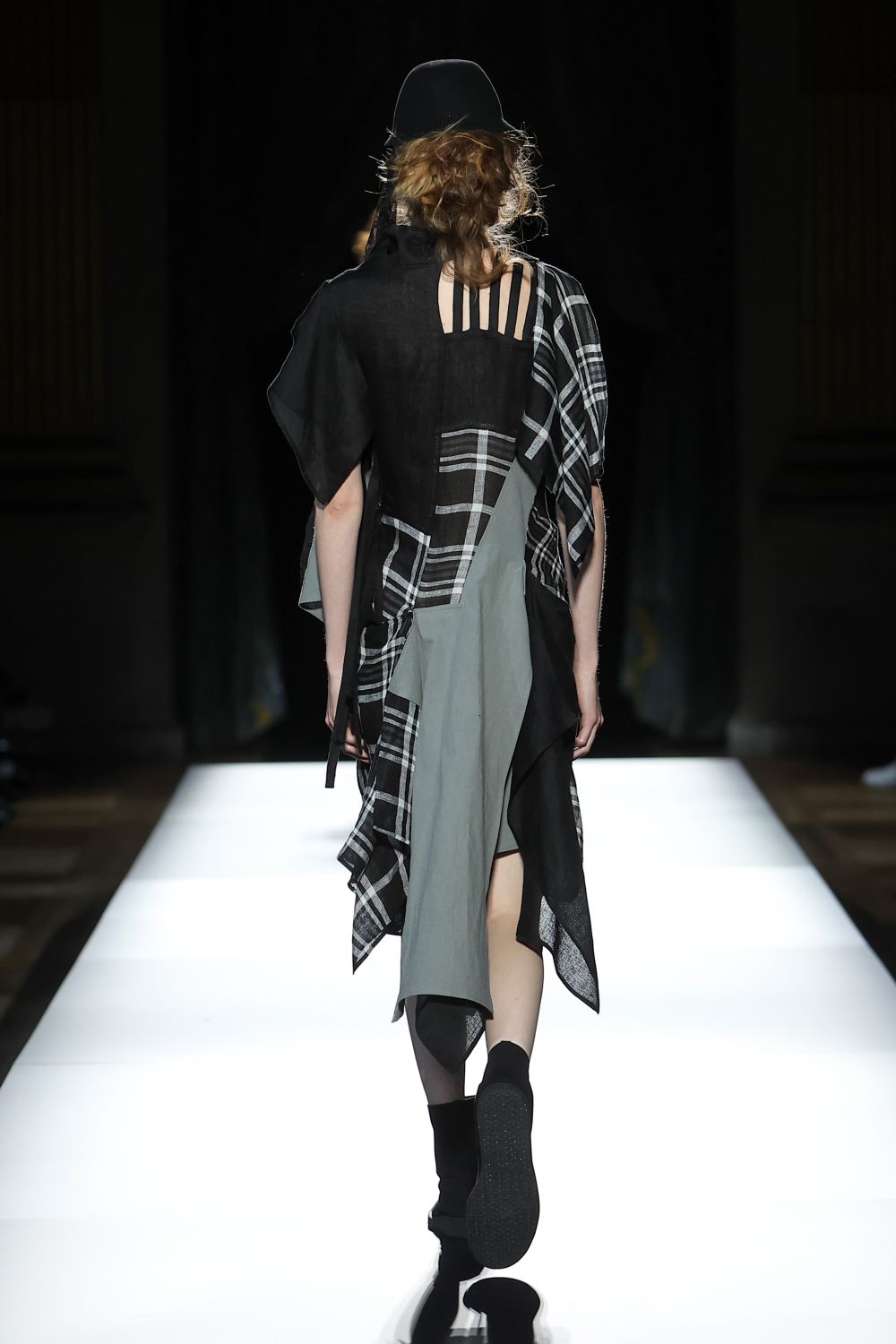 LOOK 18