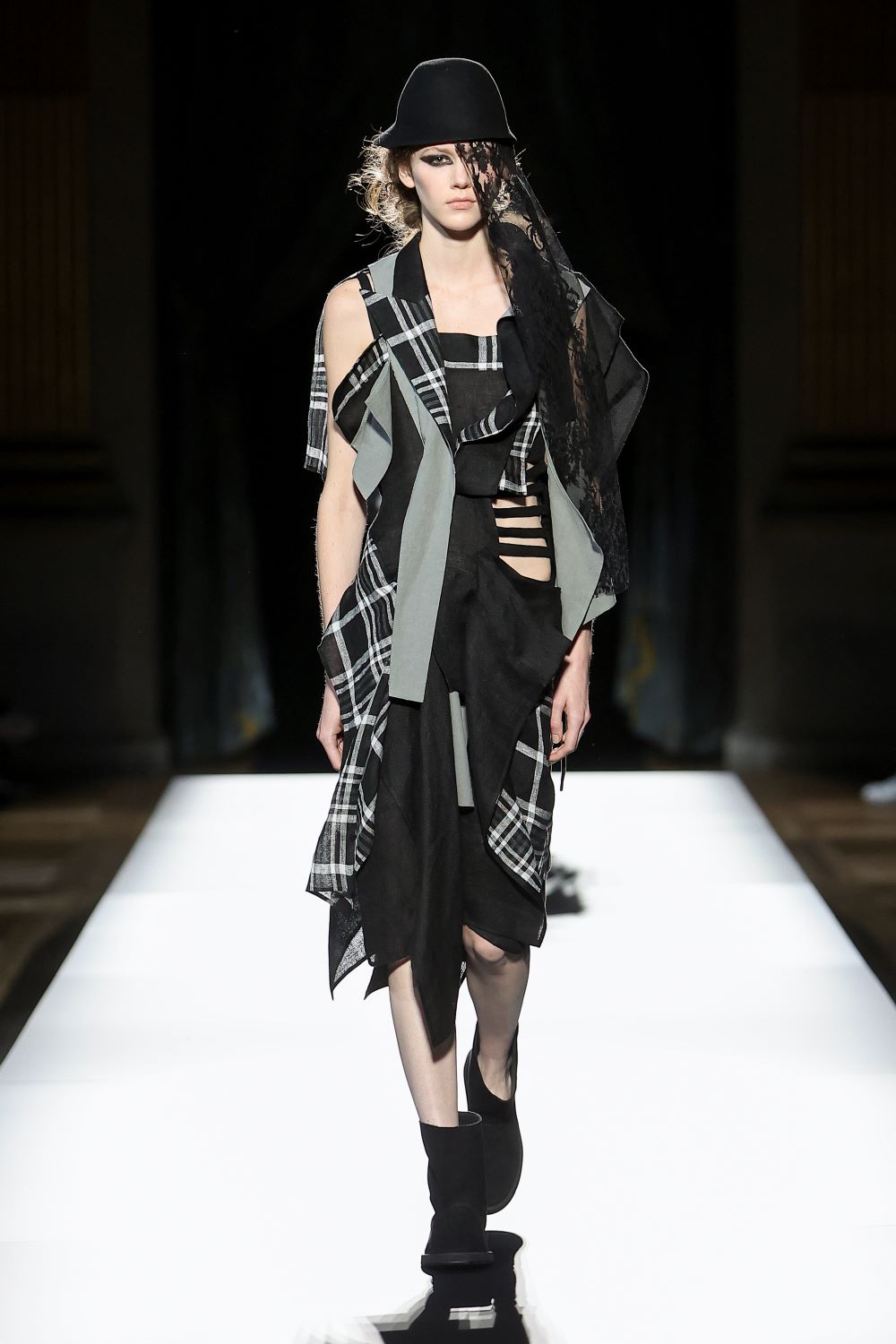 LOOK 18