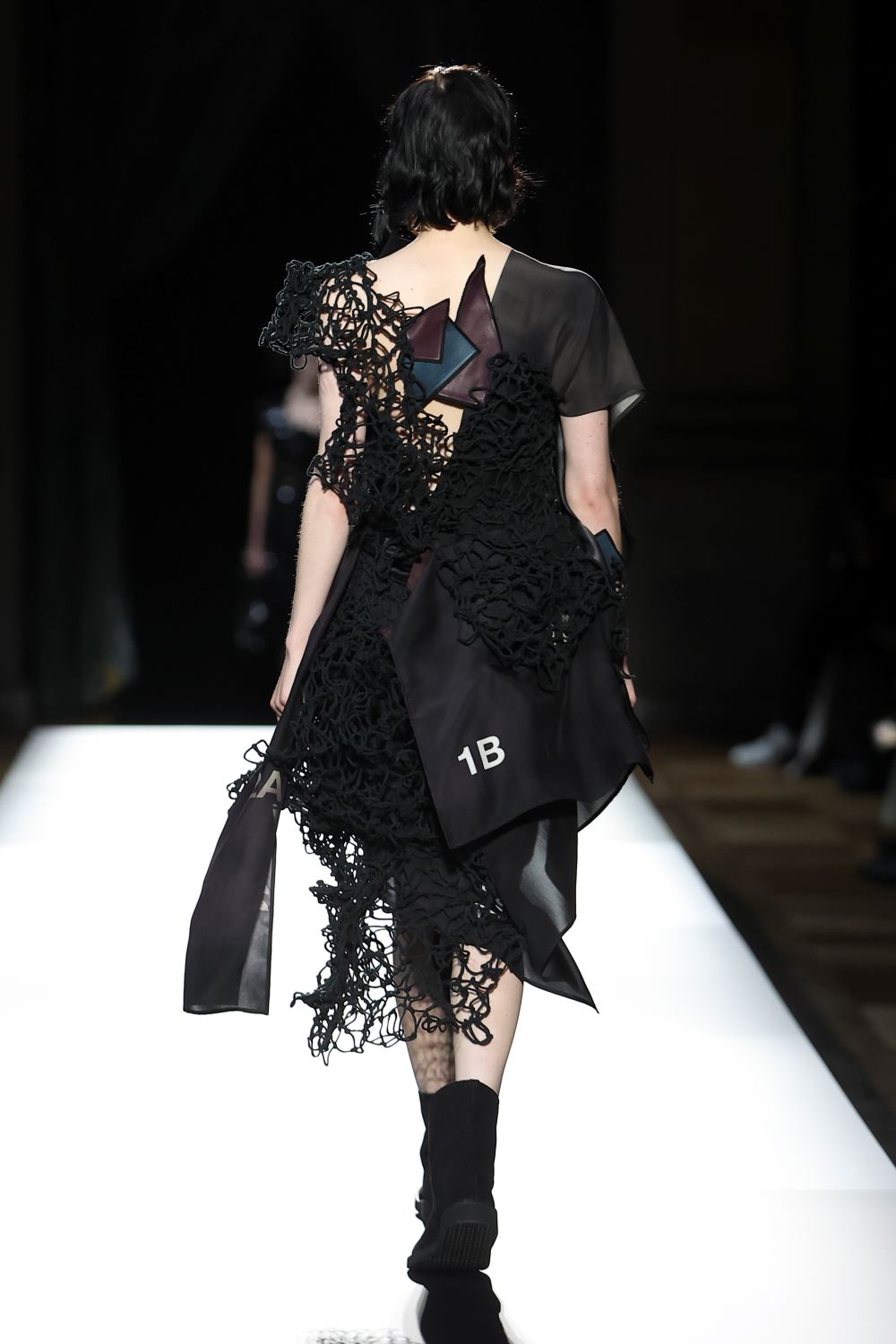 LOOK 23