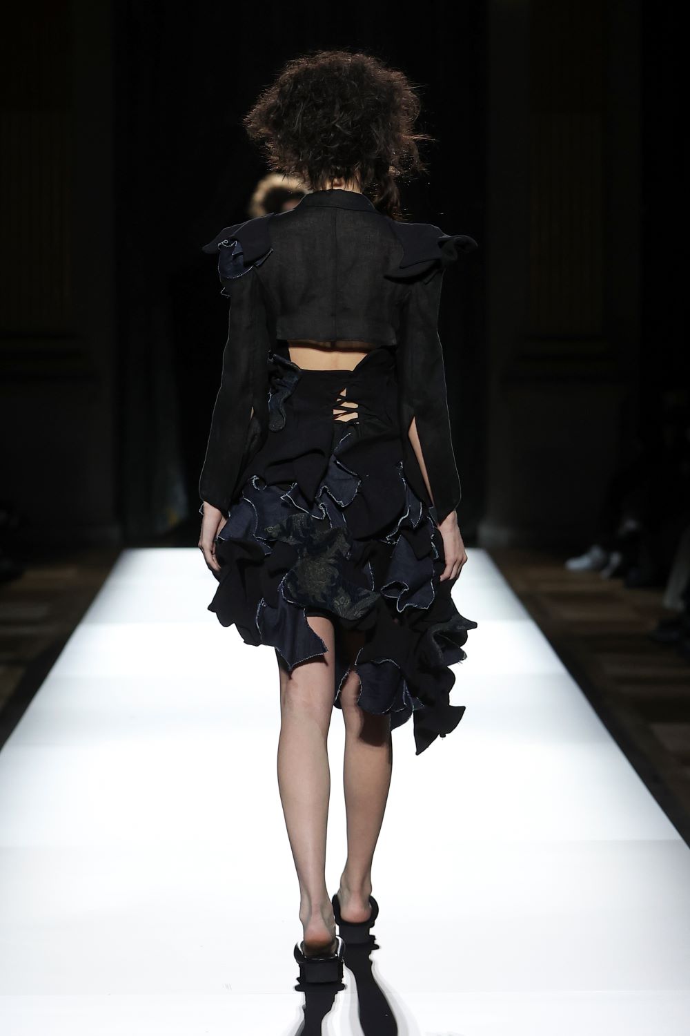 LOOK 28