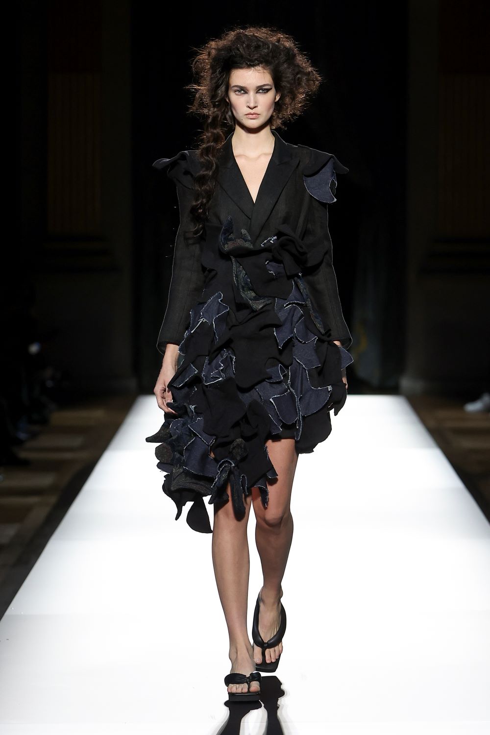 LOOK 28