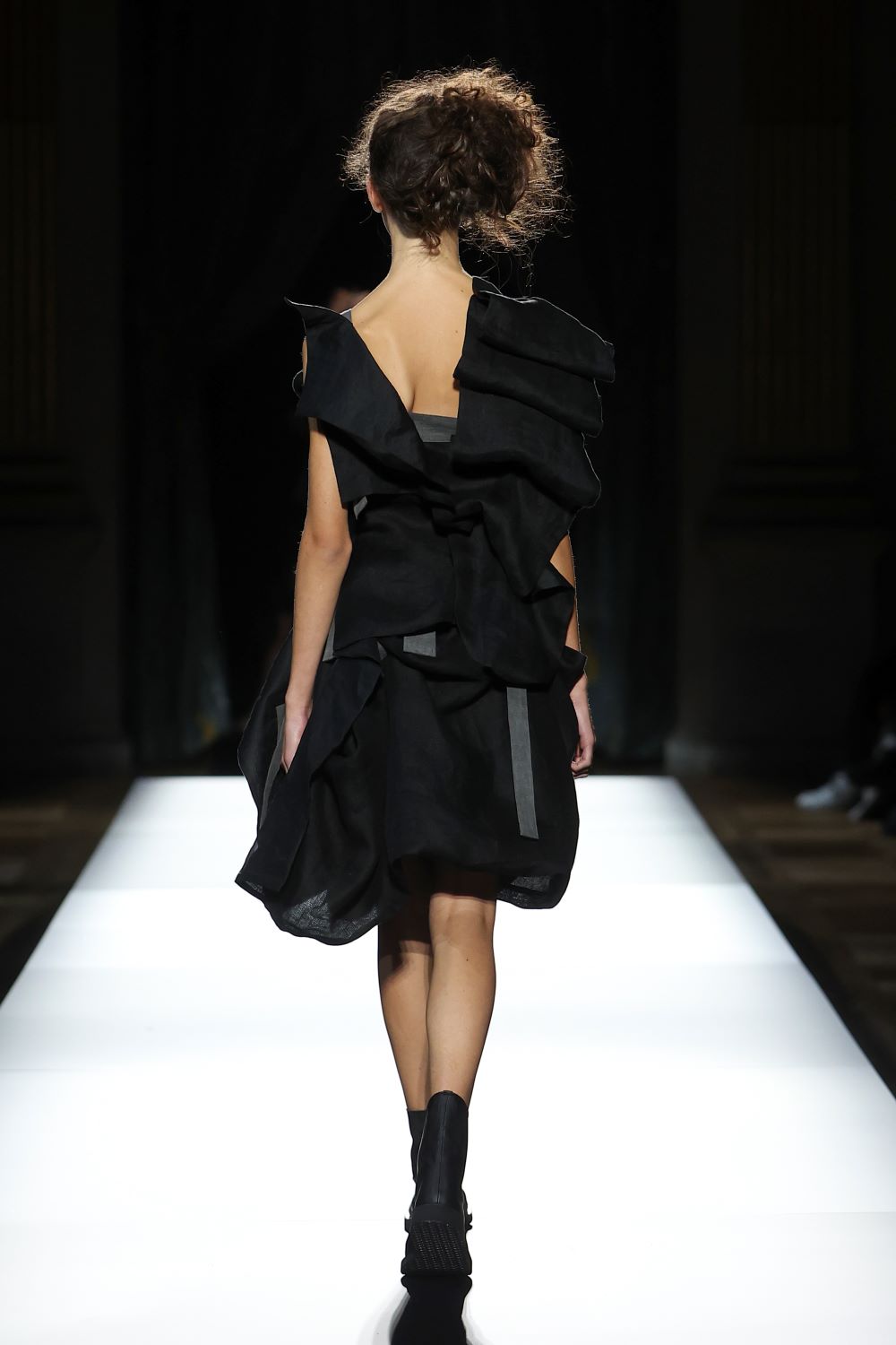 LOOK 29