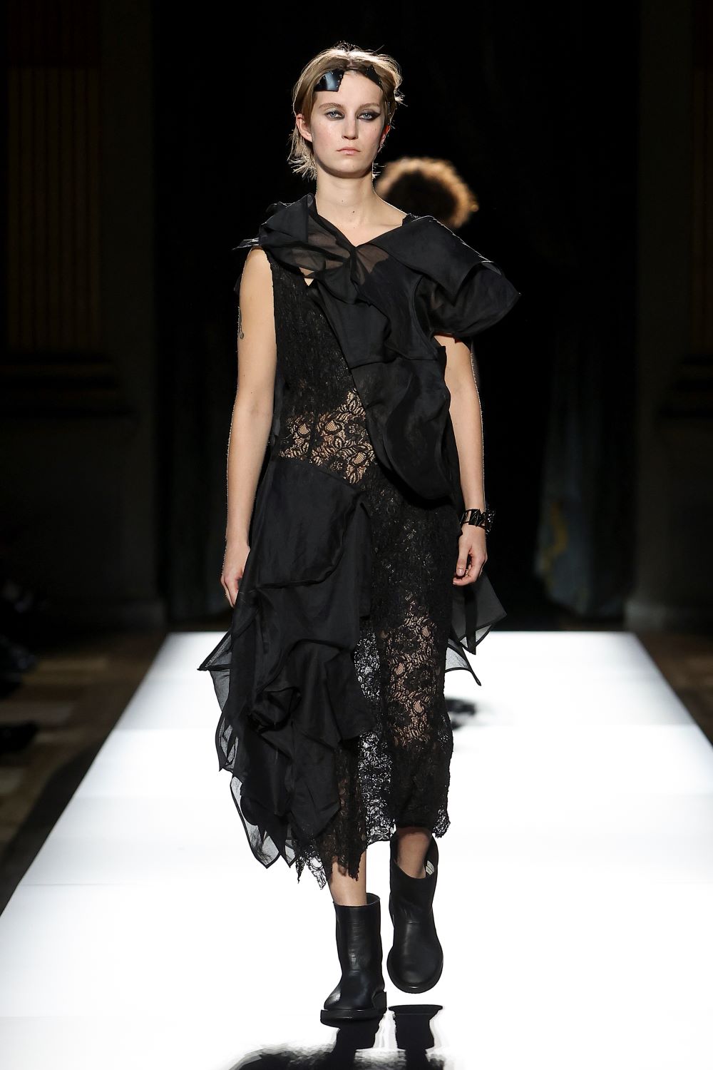 LOOK 33