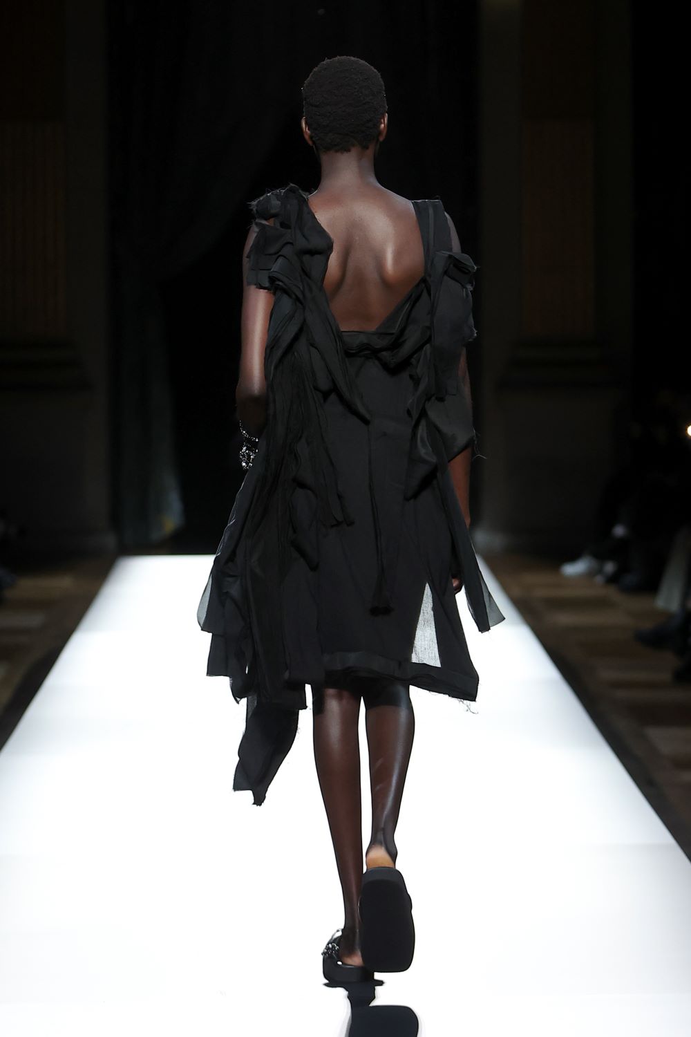 LOOK 37