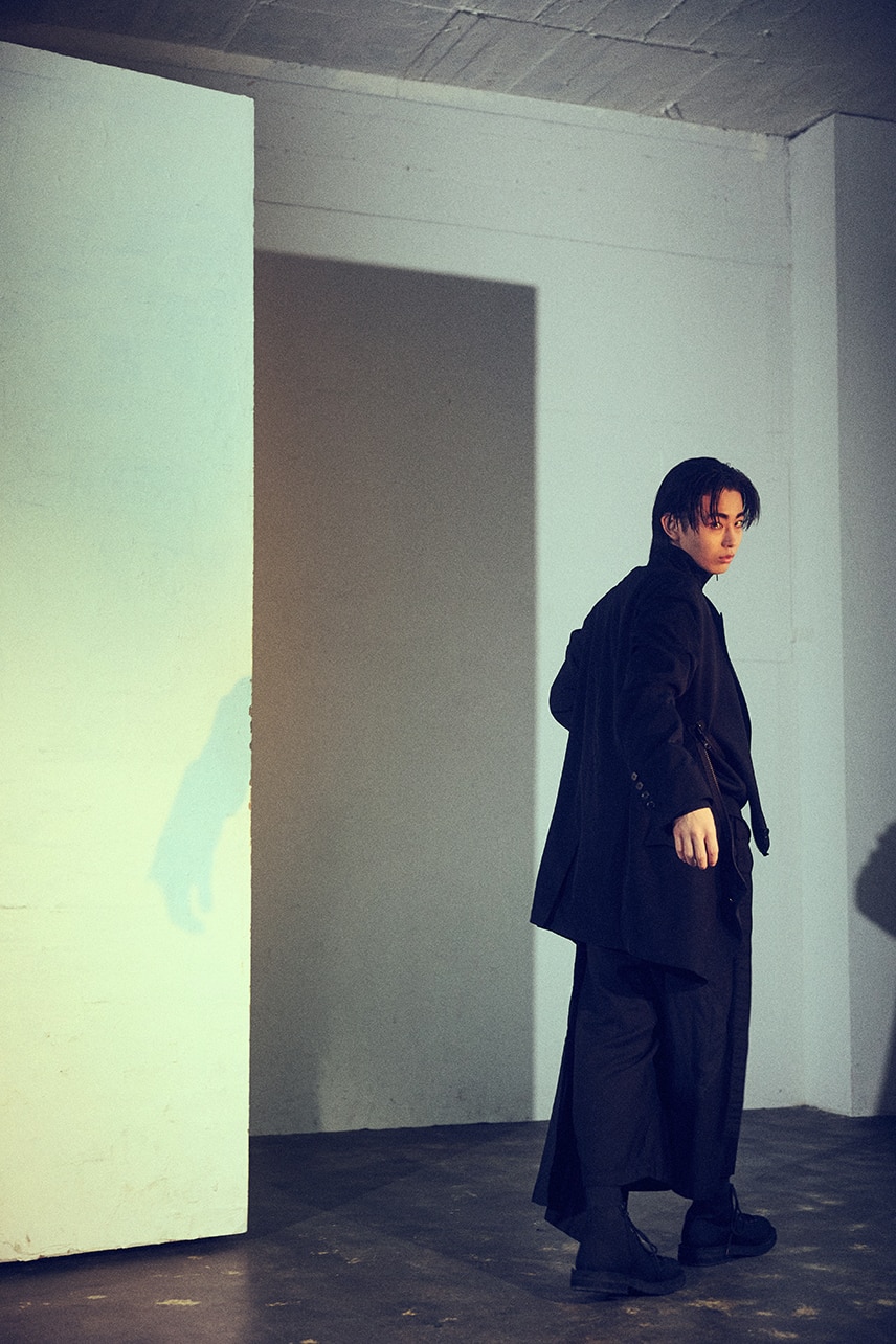LOOK 04