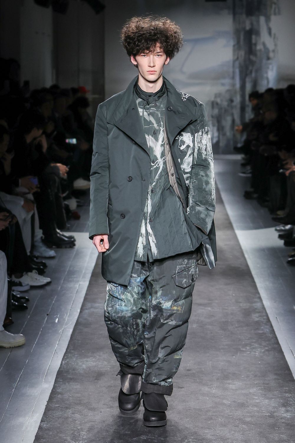 LOOK 16