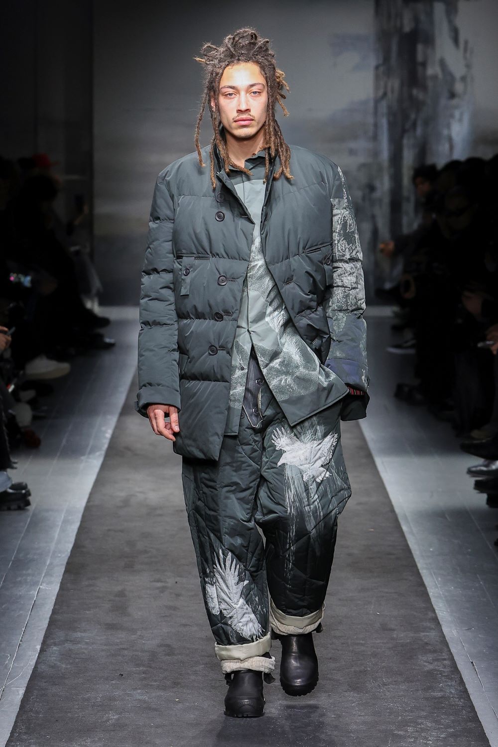 LOOK 17