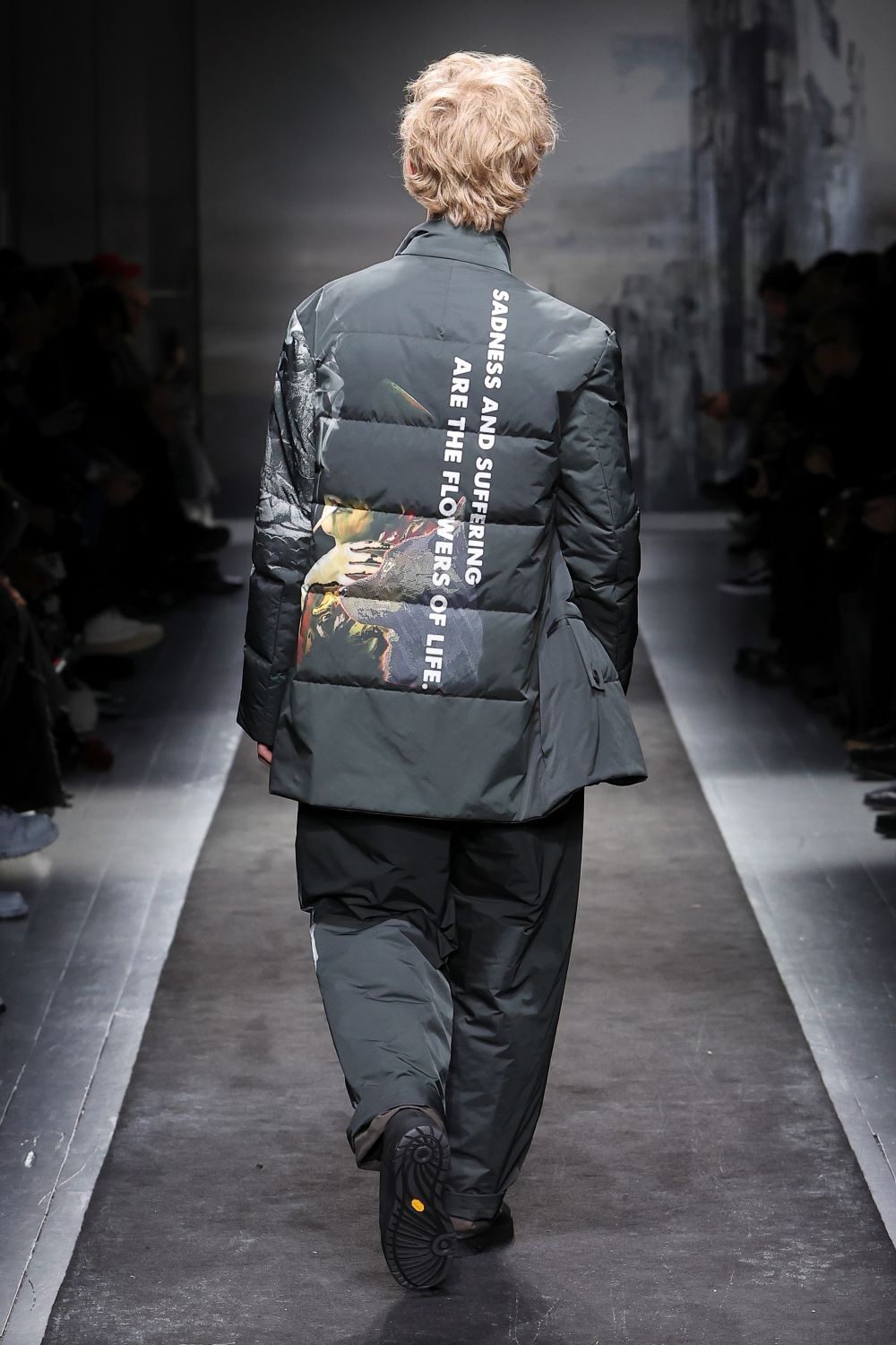 LOOK 18