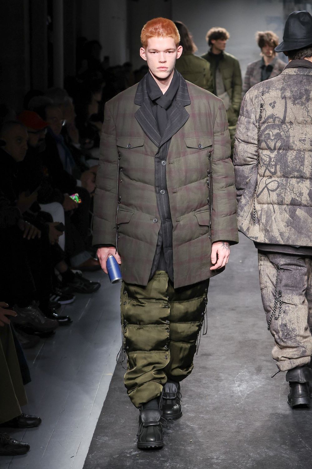 LOOK 28