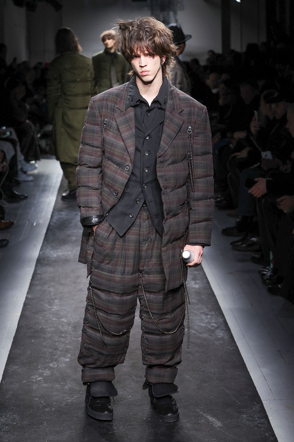 LOOK 29