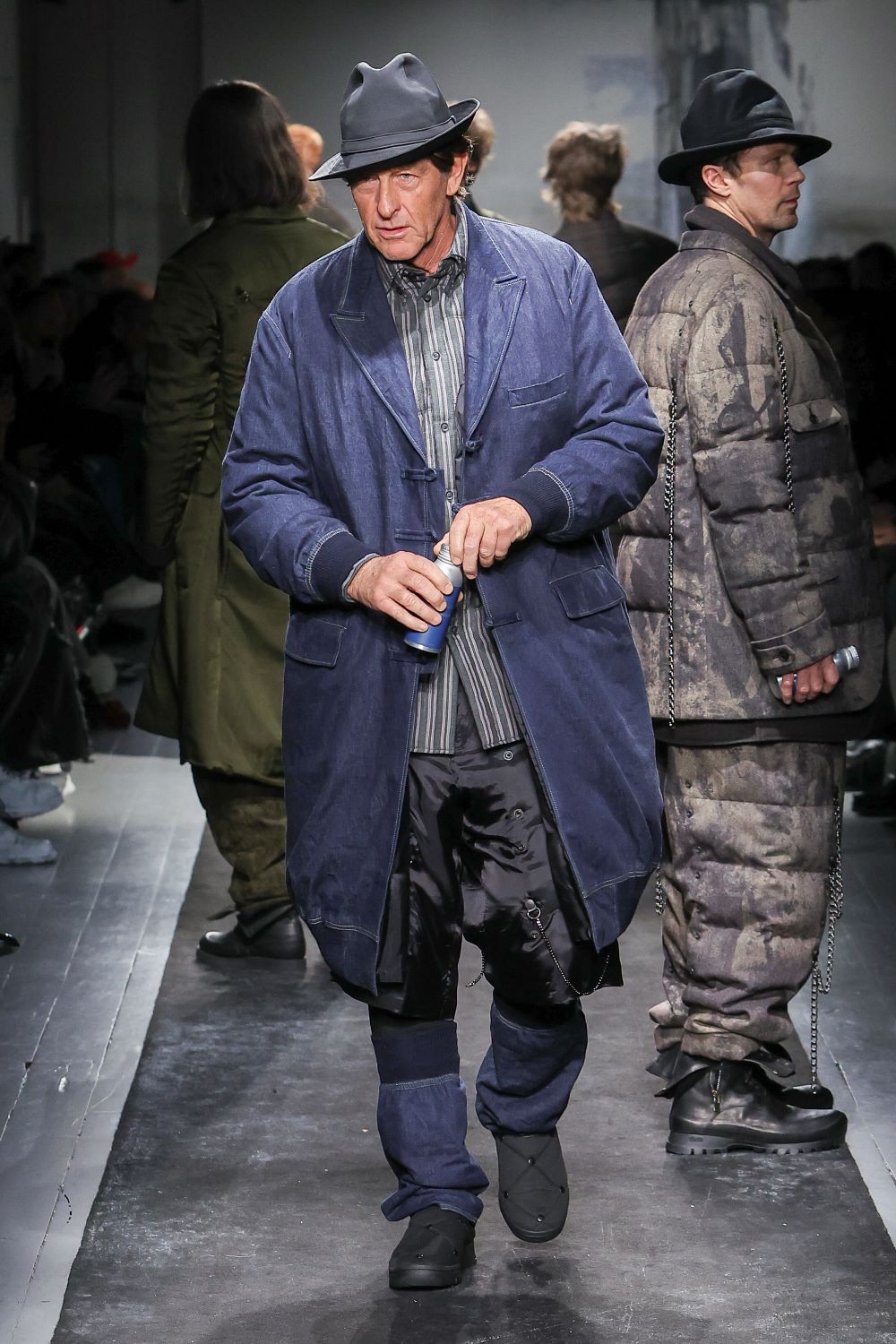LOOK 30