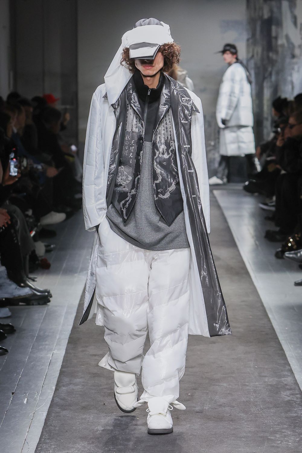 LOOK 34