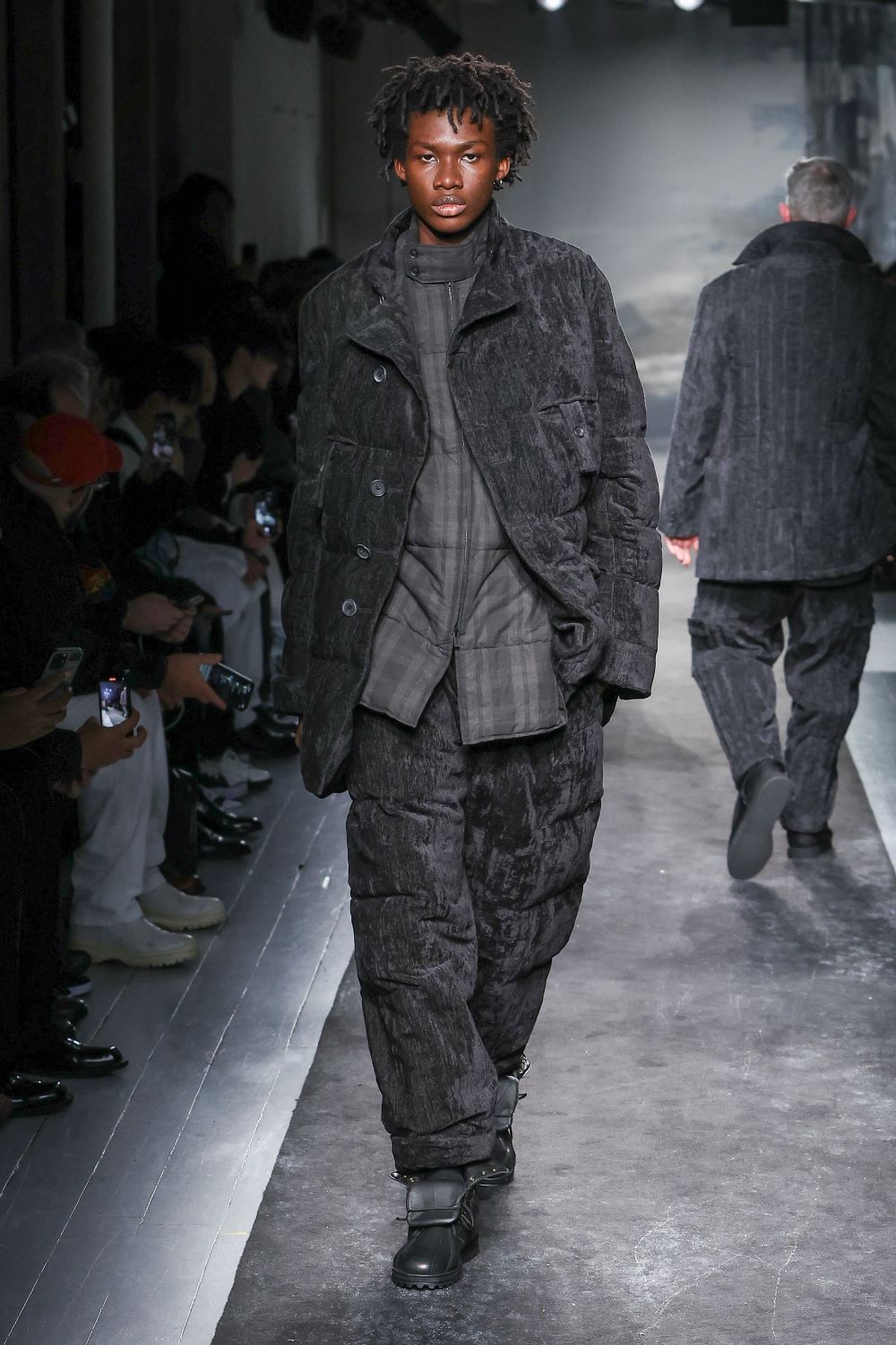 LOOK 04