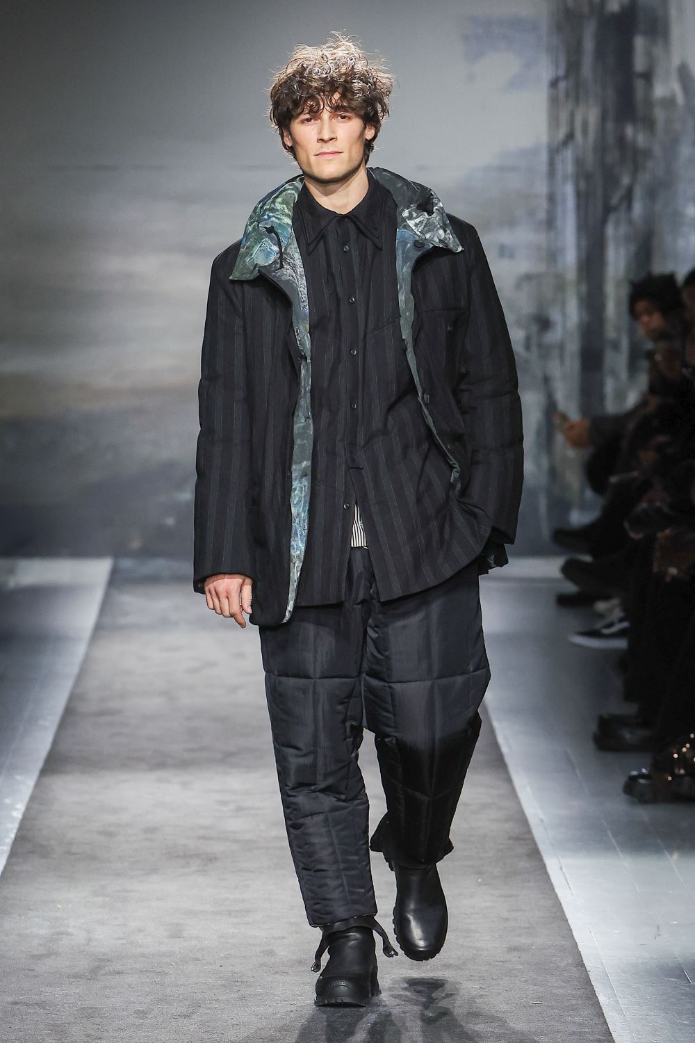 LOOK 06