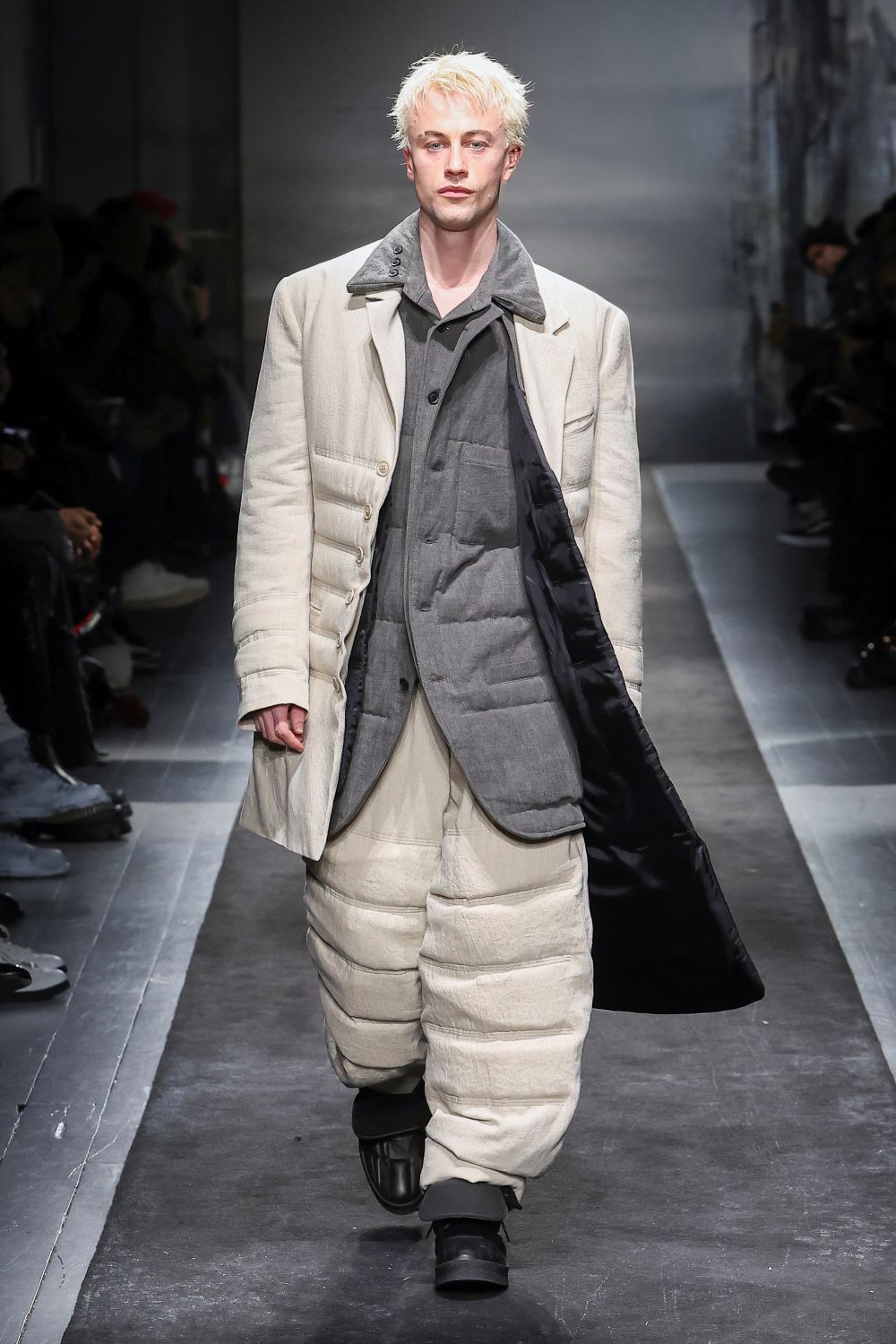 LOOK 09