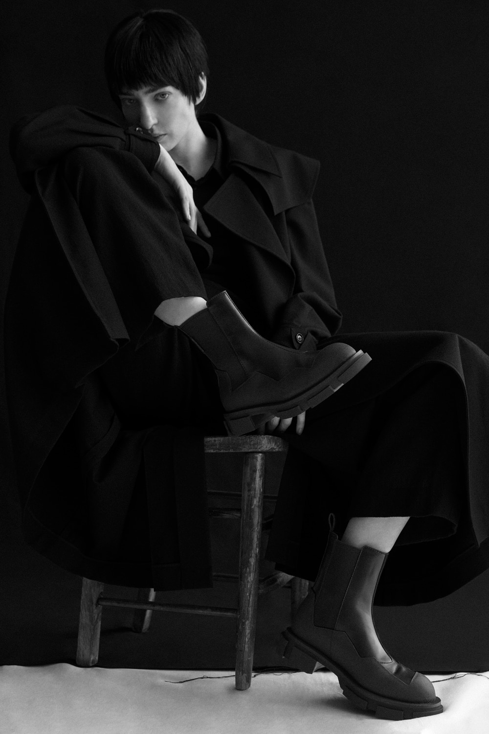 LOOK 01