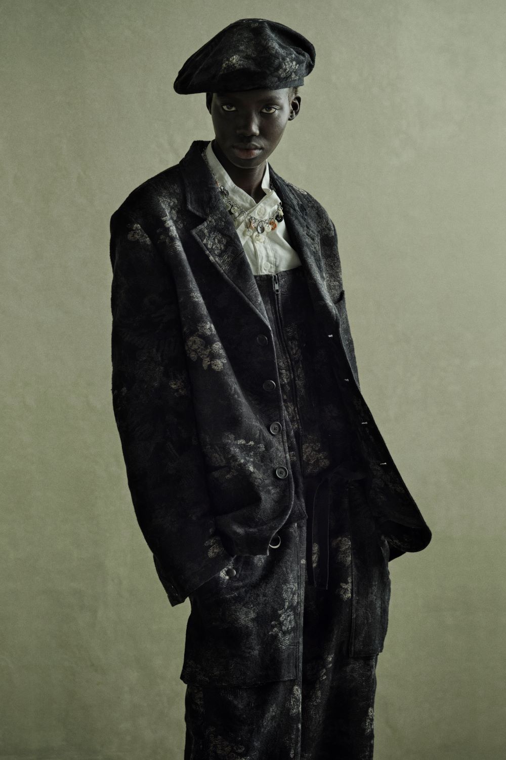 LOOK 02