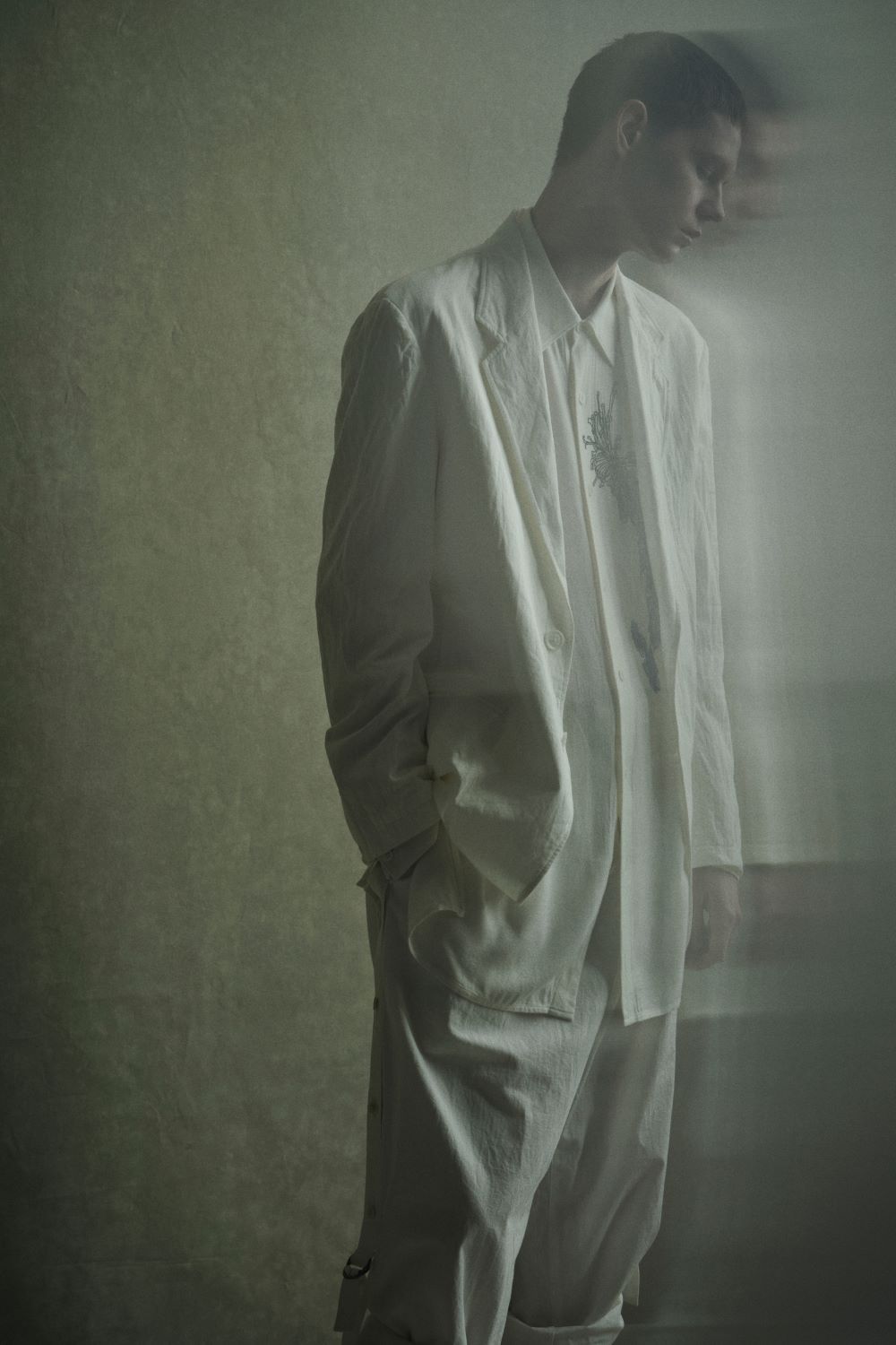LOOK 04