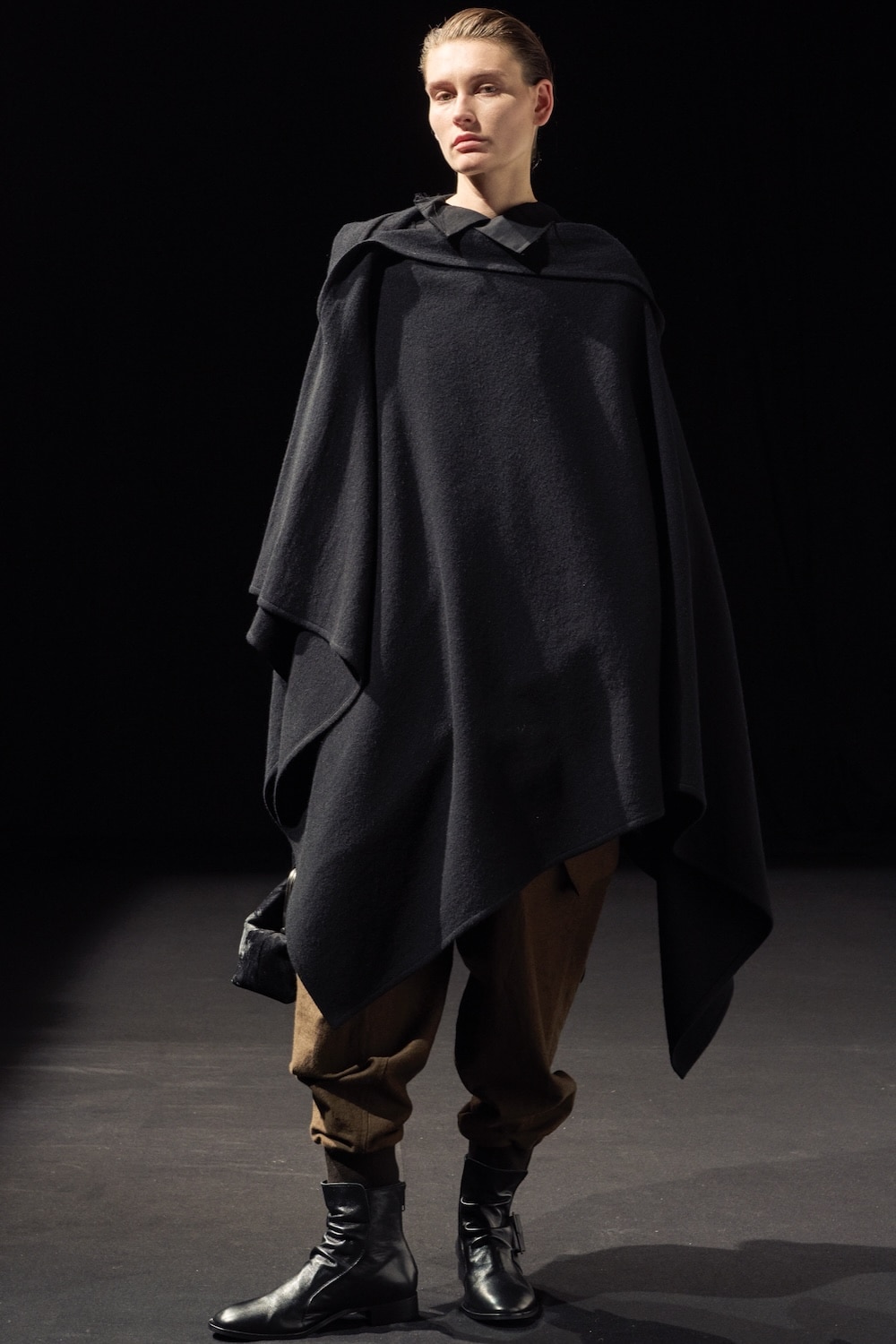 LOOK 27