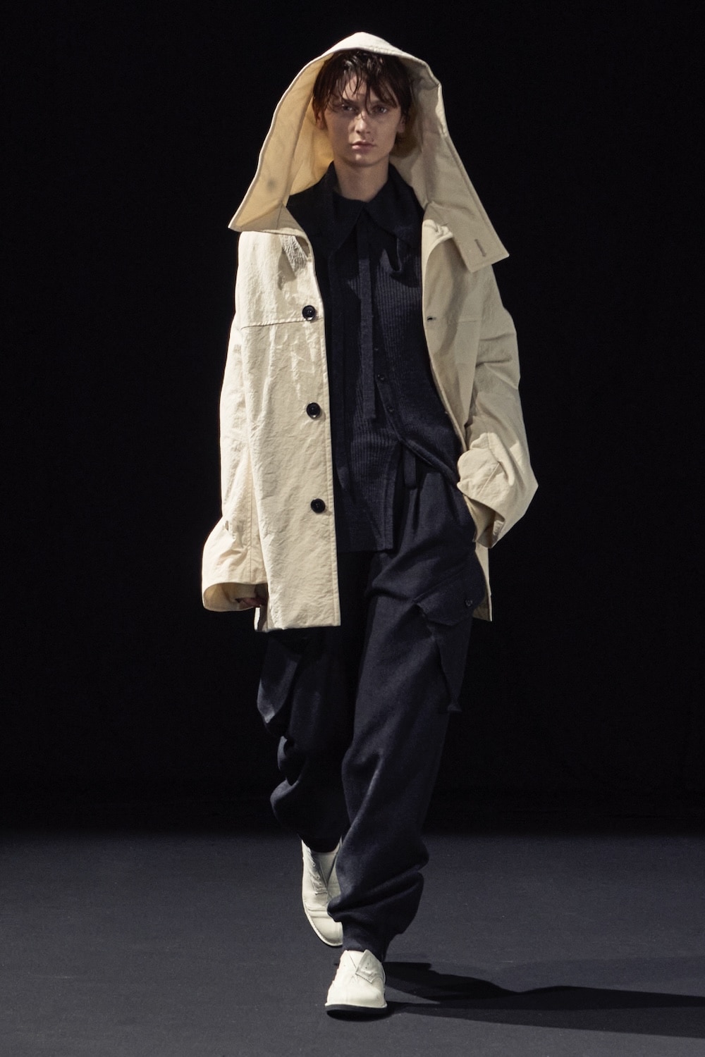 LOOK 38