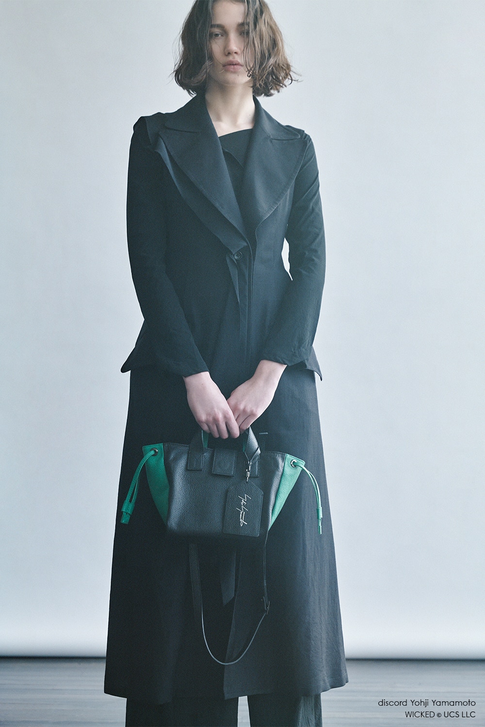 LOOK 01