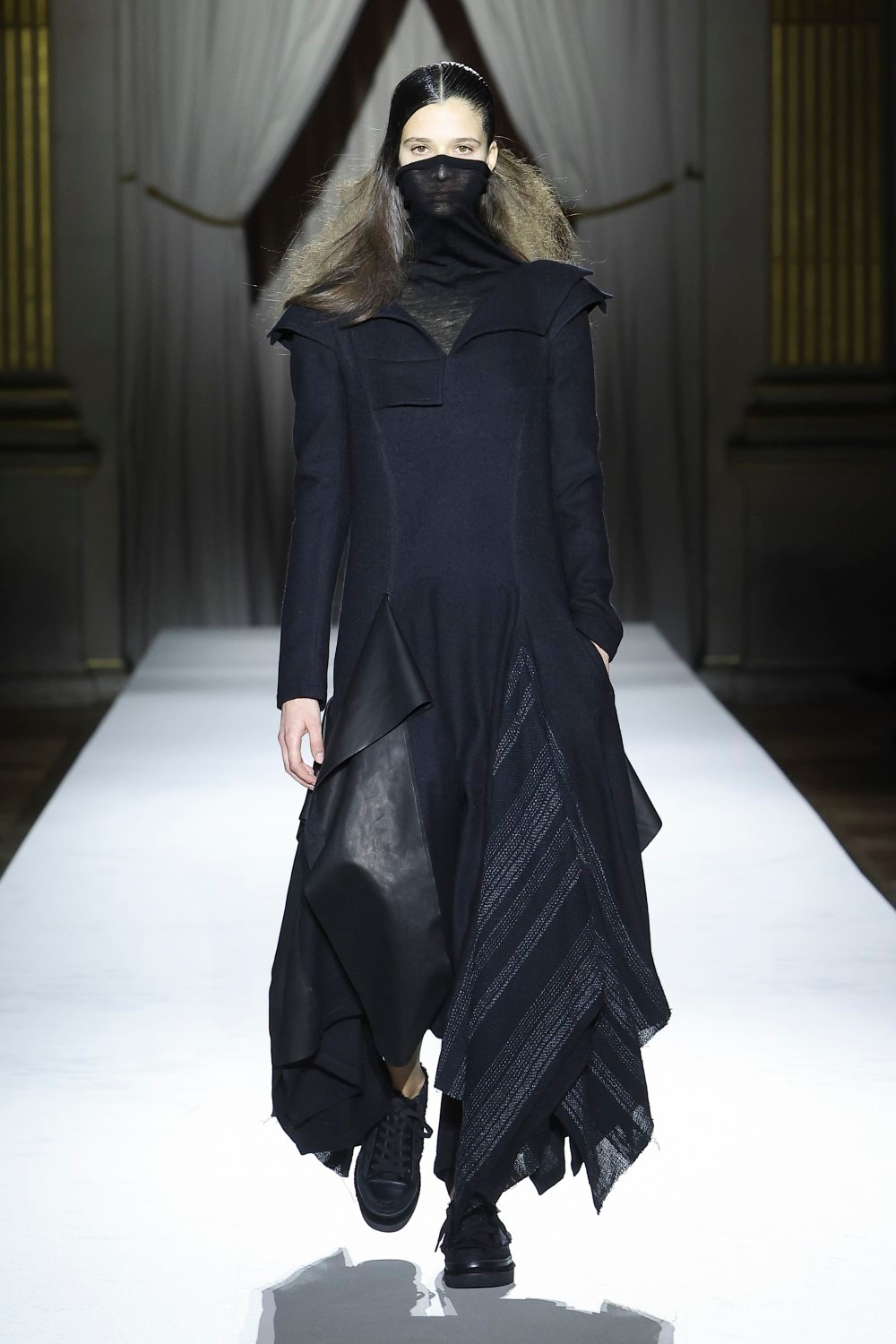 LOOK 04