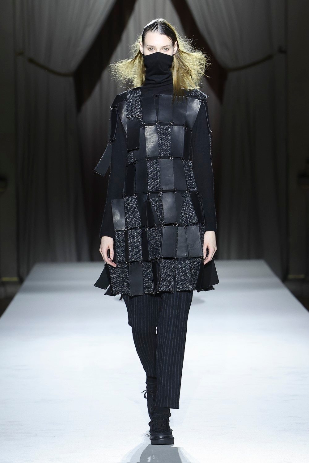 LOOK 12