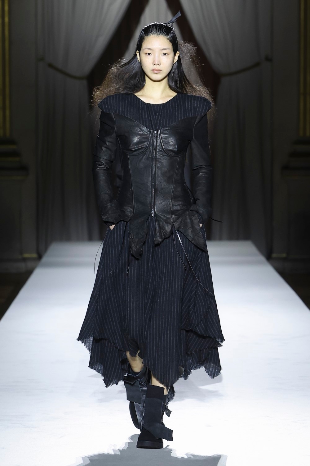 LOOK 19