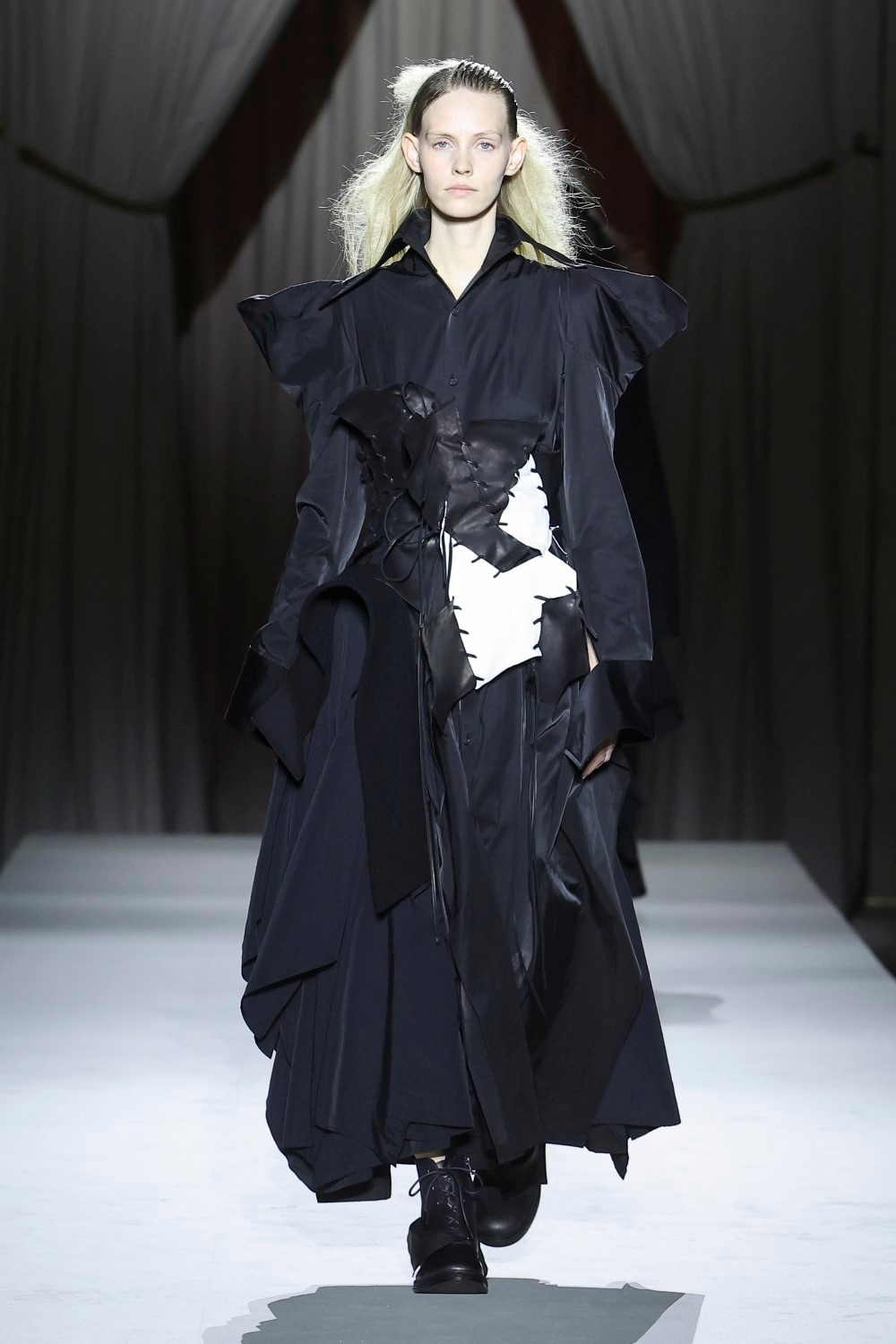LOOK 28