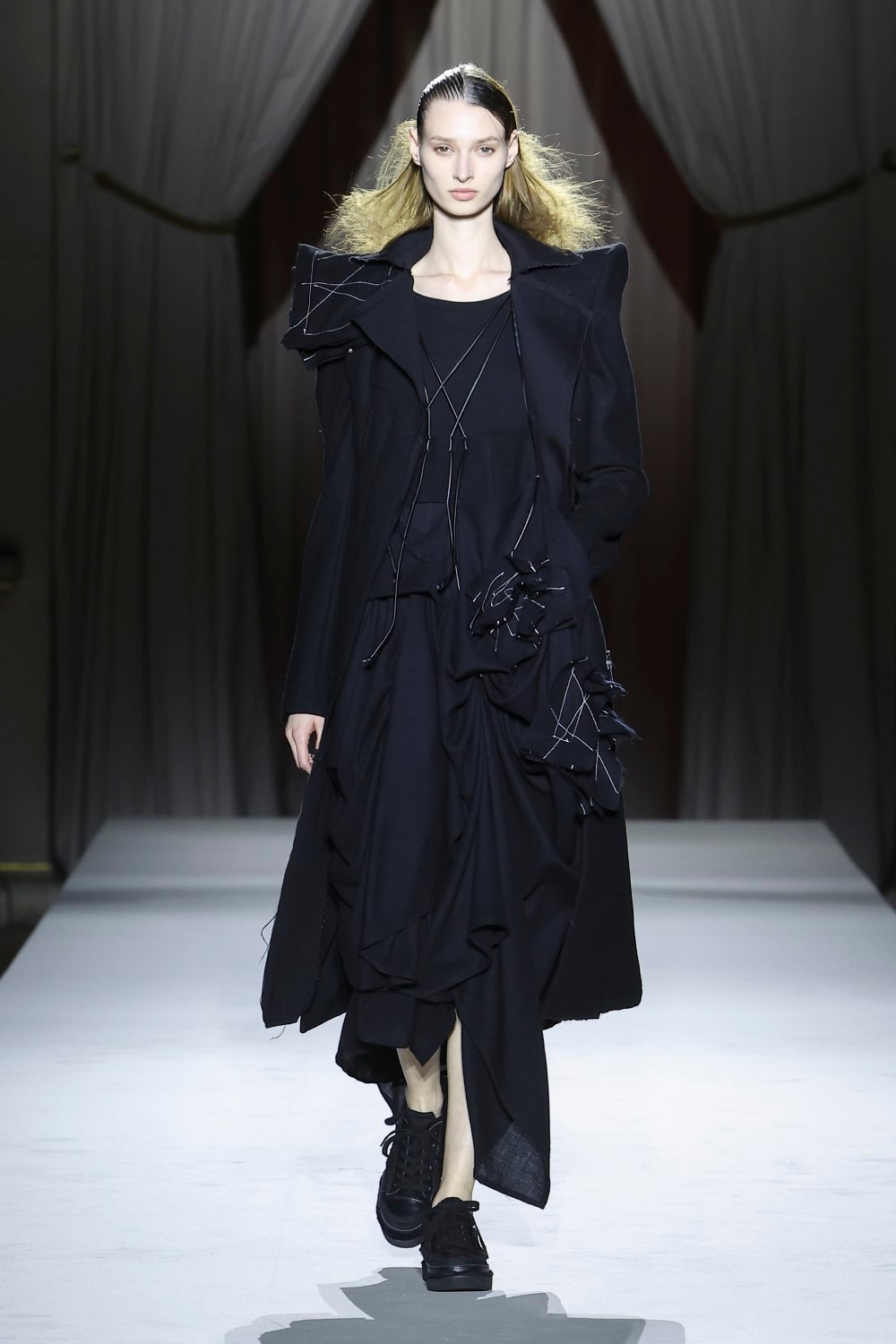 LOOK 34