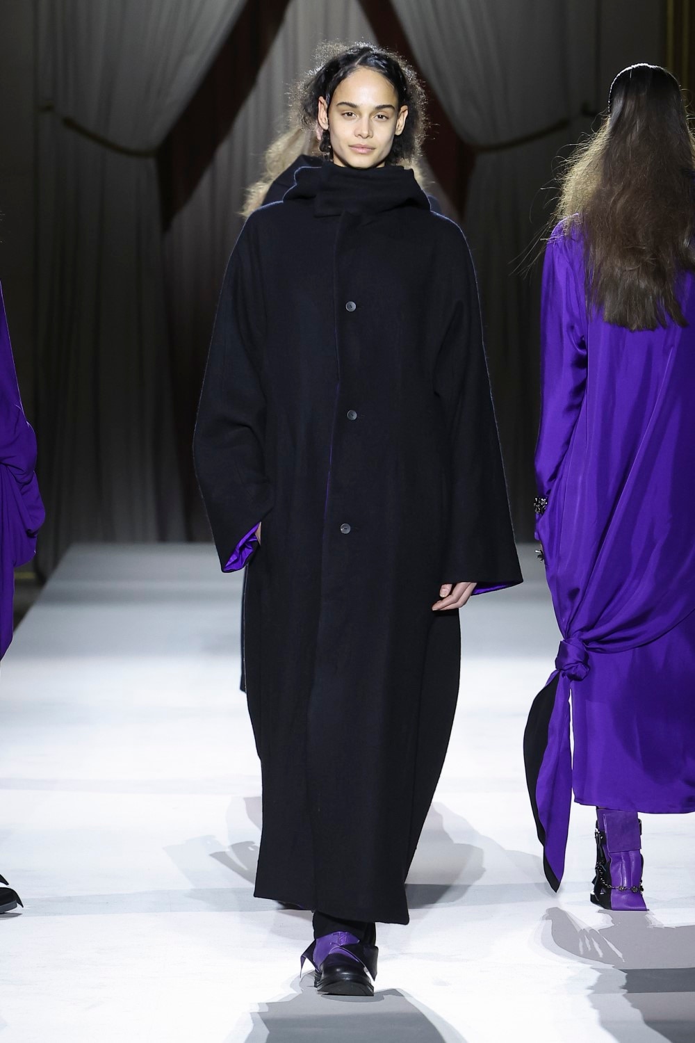 LOOK 37