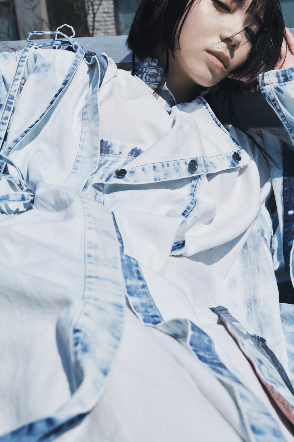 LOOK 02
