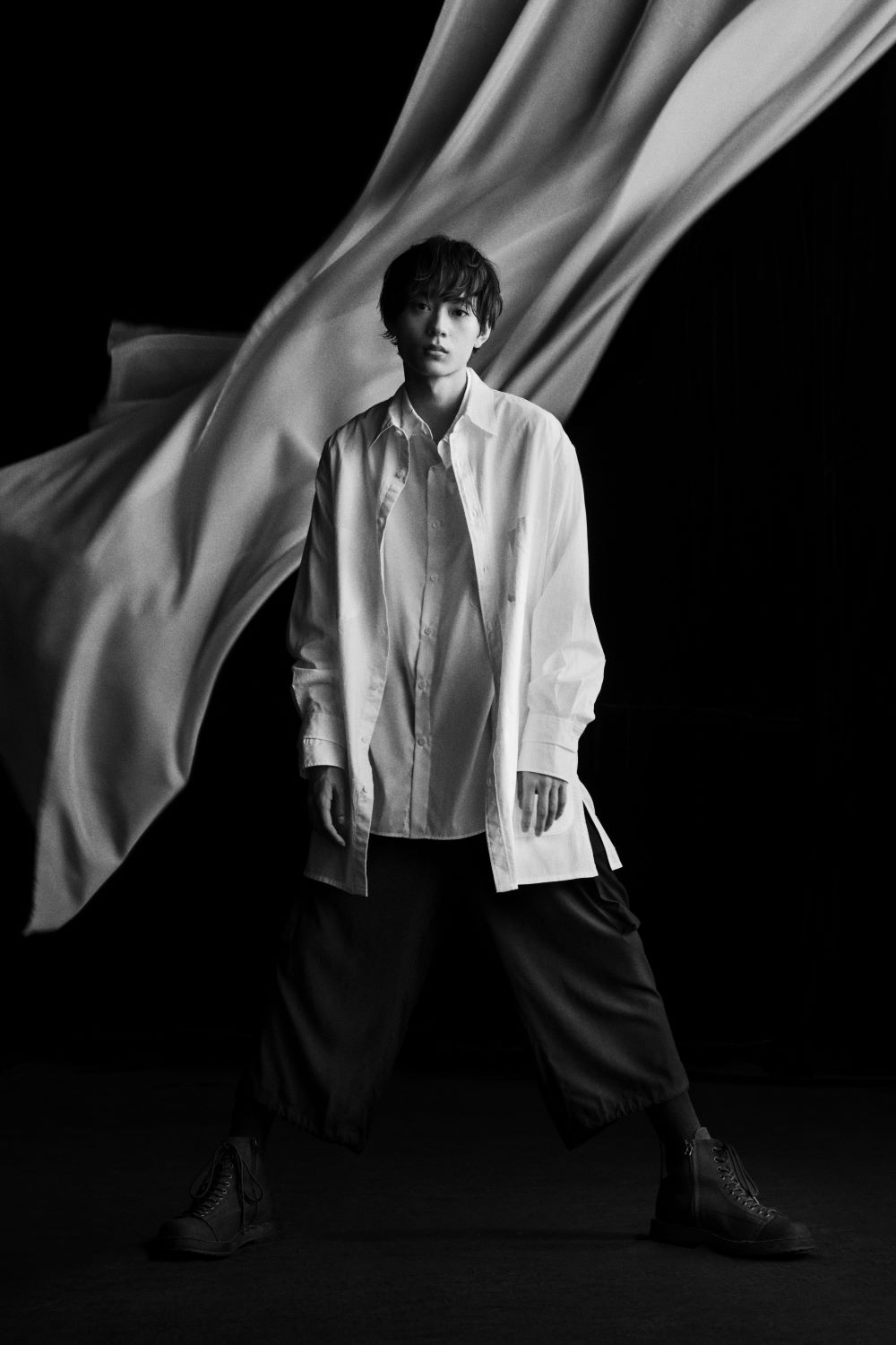 LOOK 04