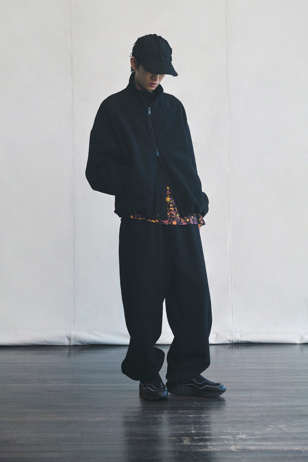 LOOK 02