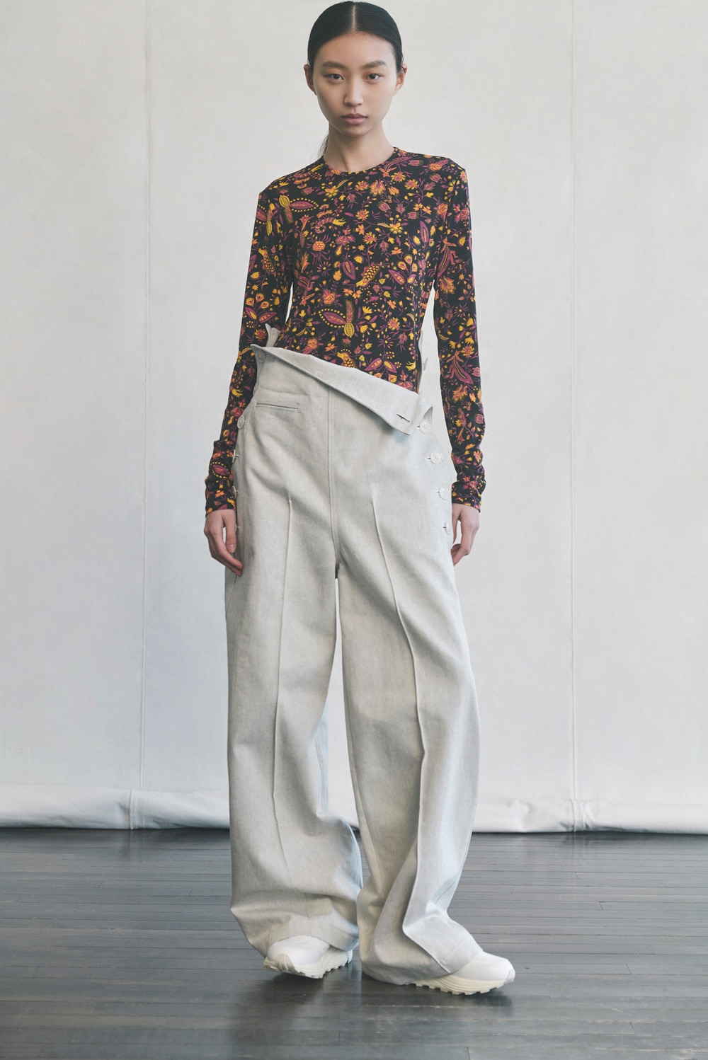 LOOK 05