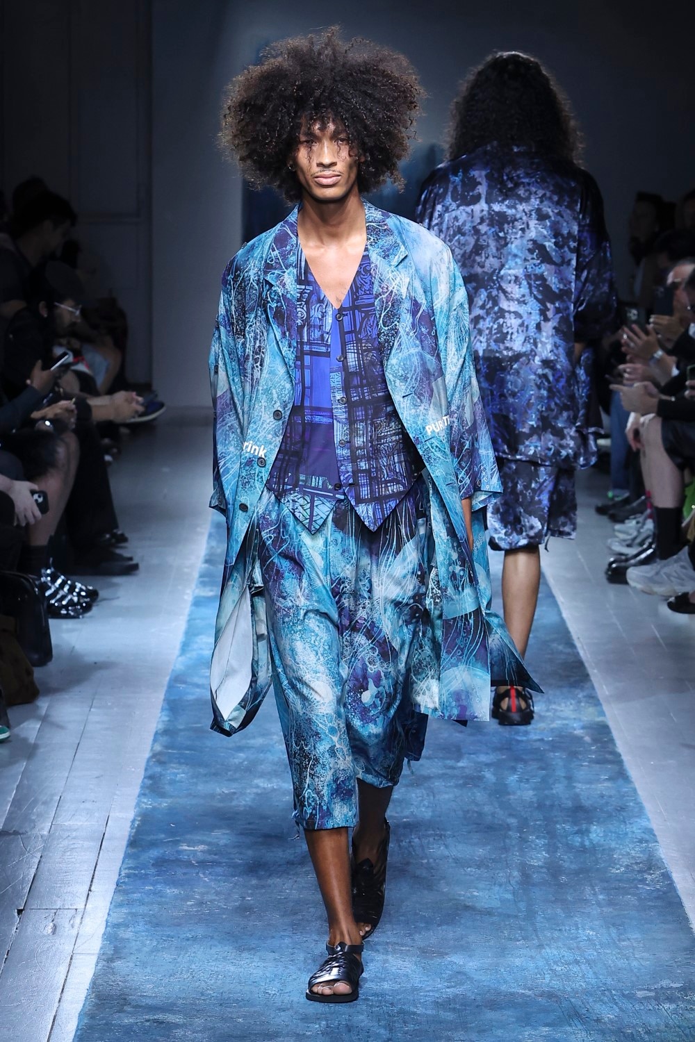 LOOK 12