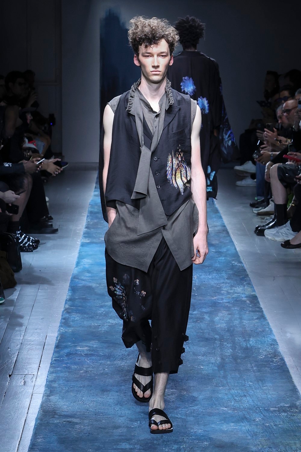 LOOK 17
