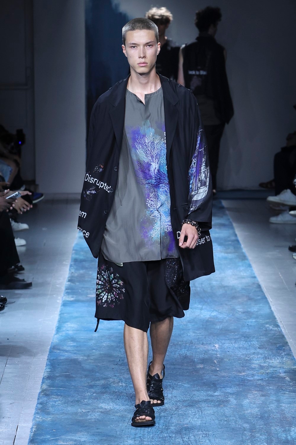 LOOK 18