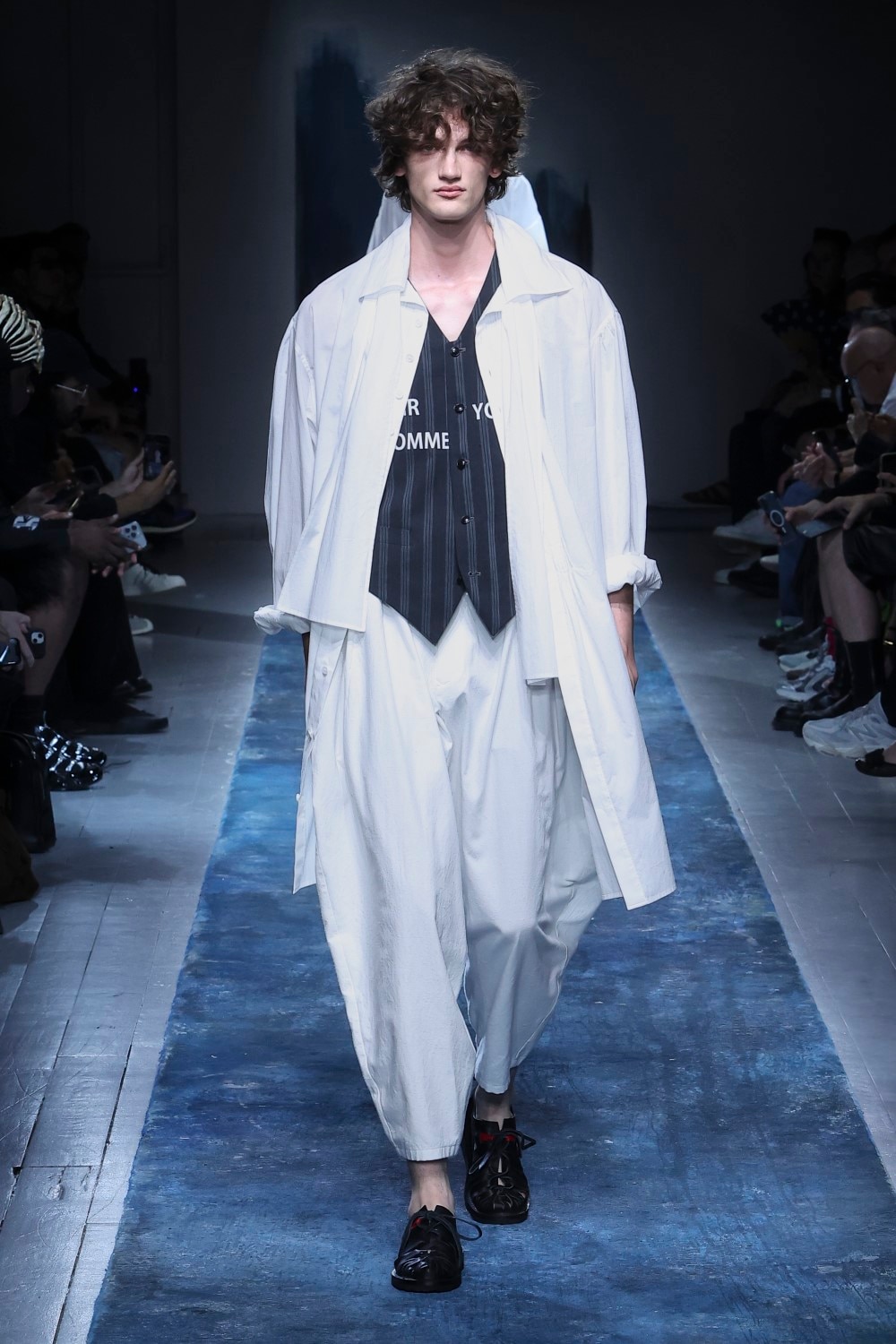 LOOK 24