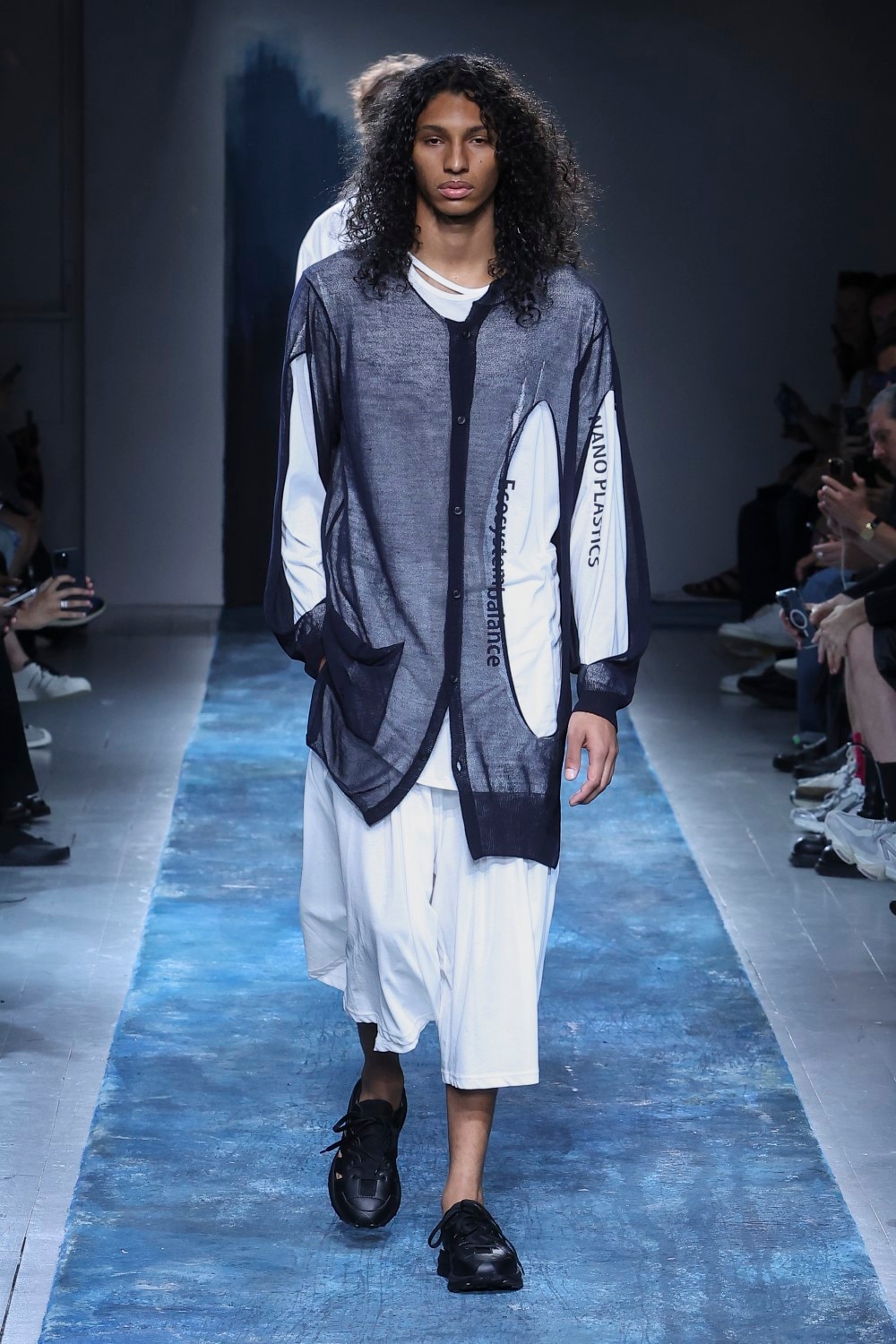 LOOK 25