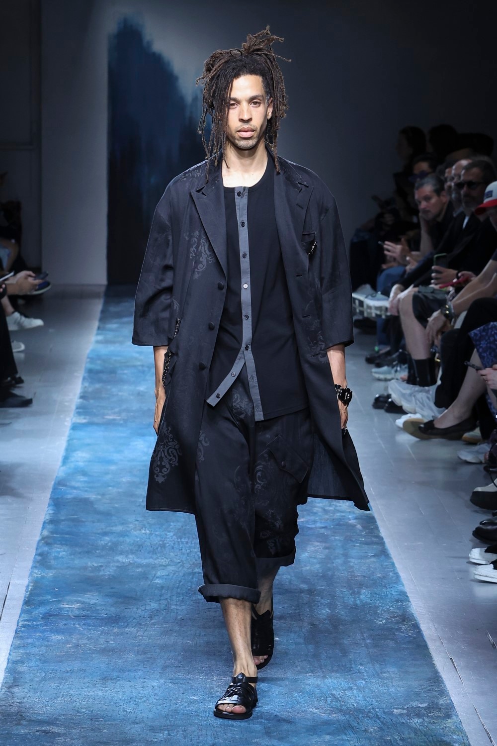 LOOK 27