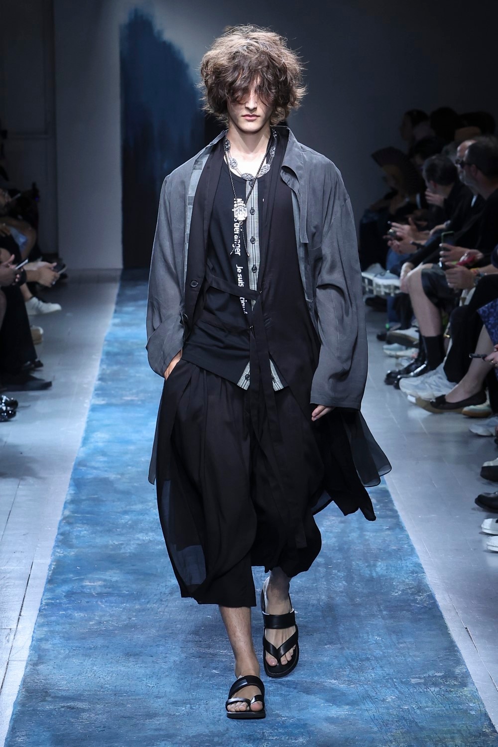LOOK 28