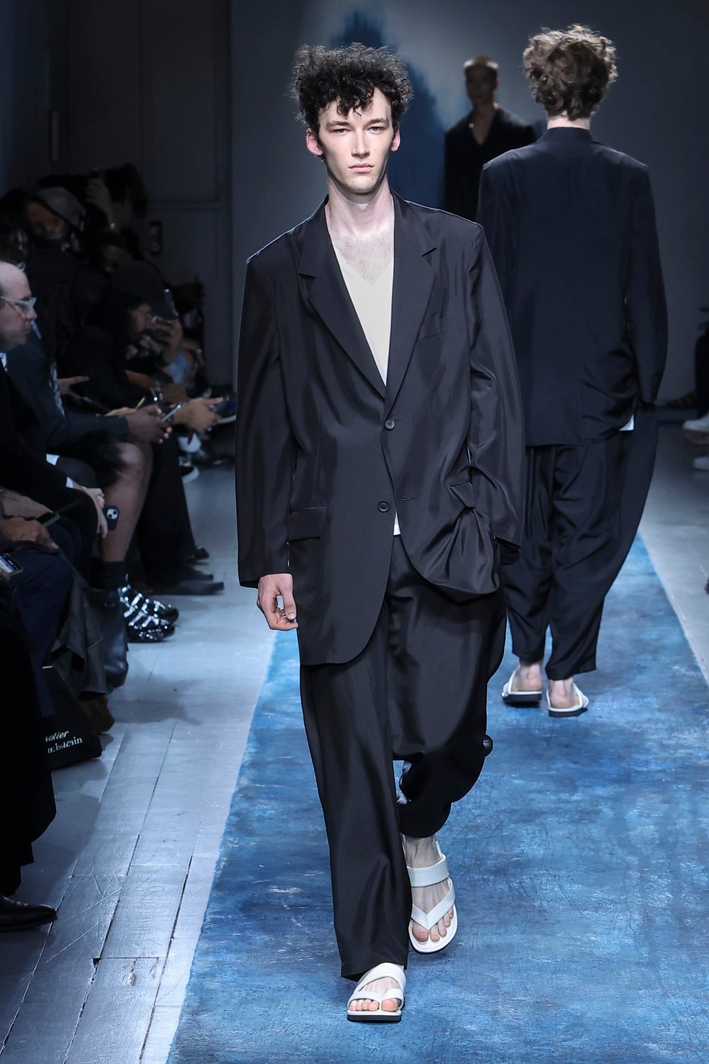 LOOK 38