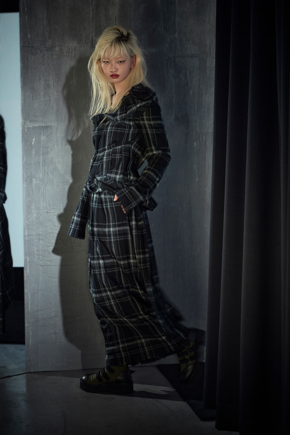 LOOK 12