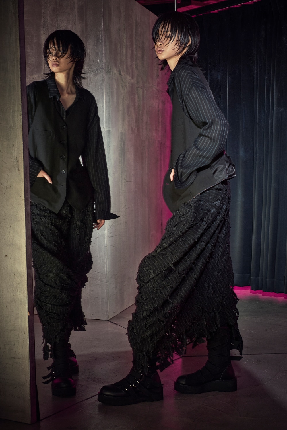 LOOK 19