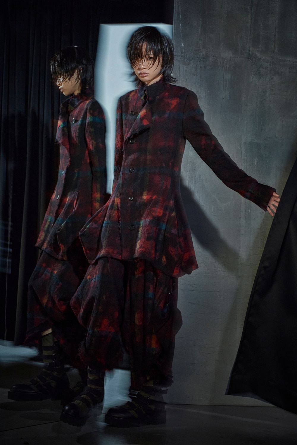 LOOK 2